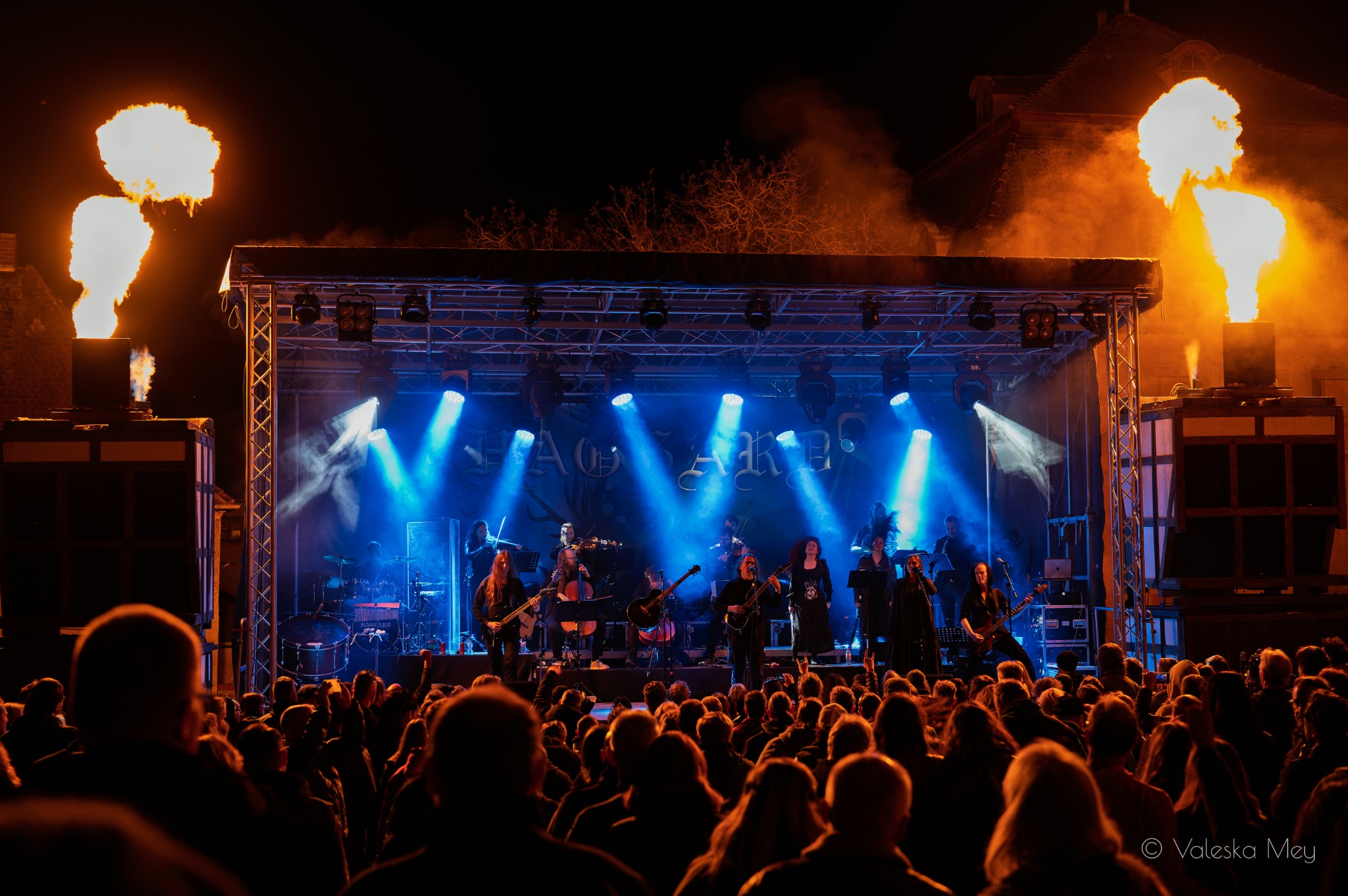 Walpurgisnacht Rock vor großer Bühne